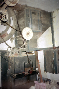 Nettoyeur avant
	  nettoyage (du moulin...)